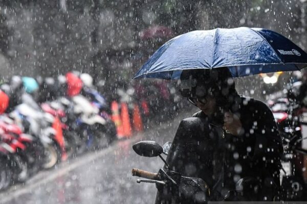 Hujan Ringan Diperkirakan Guyur Jakarta Pagi Ini, Siapkan Payung